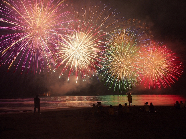 湯河原温泉海上花火大会