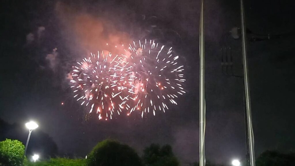 綾瀬市花火大会